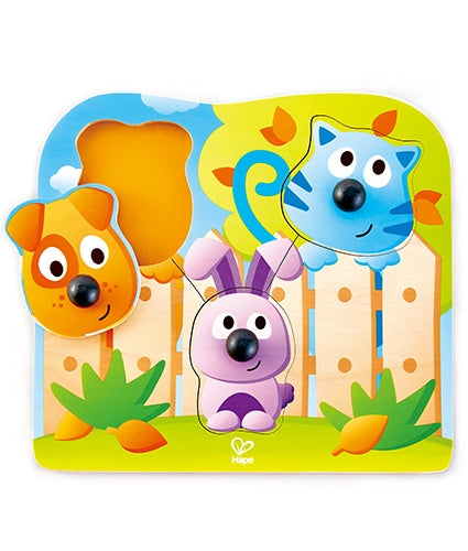 Houten puzzel huisdieren met grote, stevige knoppen om makkelijk vast te nemen voor kleine handes.