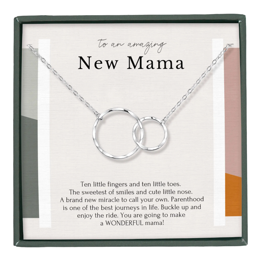 Een prachtige nieuwe mama ketting met 2 cirkels en een betekenisvolle boodschap voor de toekomstige mama, handgemaakt, van sterling zilver