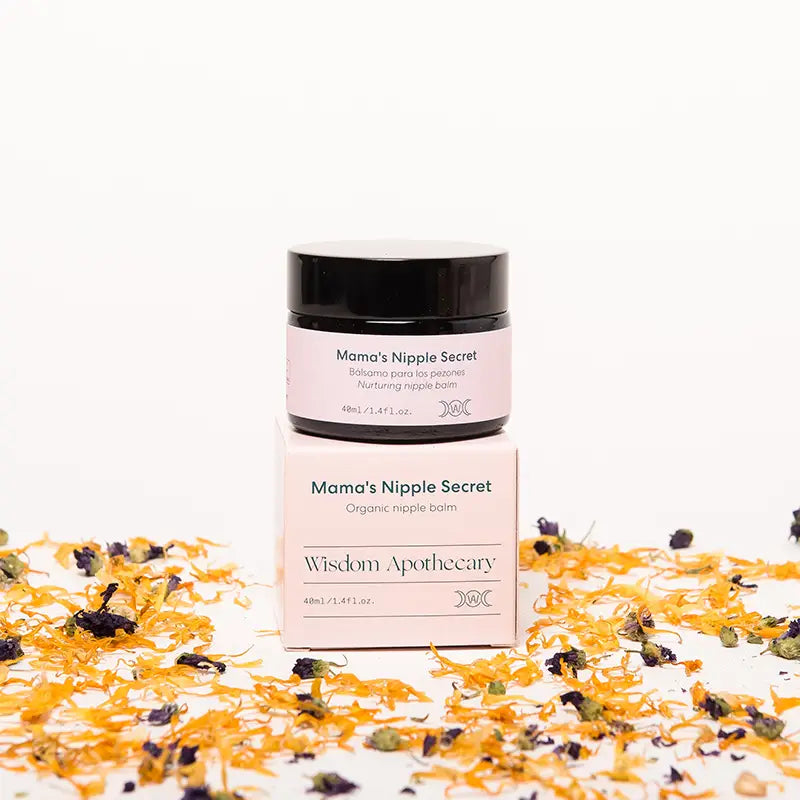 Mama's Nipple Secret is een balsem die speciaal is ontwikkeld om tepels die tijdens het geven van borstvoeding geïrriteerd en pijnlijk worden te hydrateren en te verlichten, zodat je je baby de best mogelijke voeding kunt blijven geven.