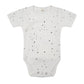 Een overslag romper met korte mouwen in dots print van Little Indians in de kleur wit, gemaakt van 100% biologisch katoen.